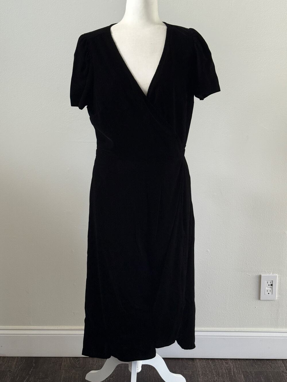 GAP Black Velvet Wrap Midi Dress Size 14 Tall Puff Sleeve Tie Waist NWT